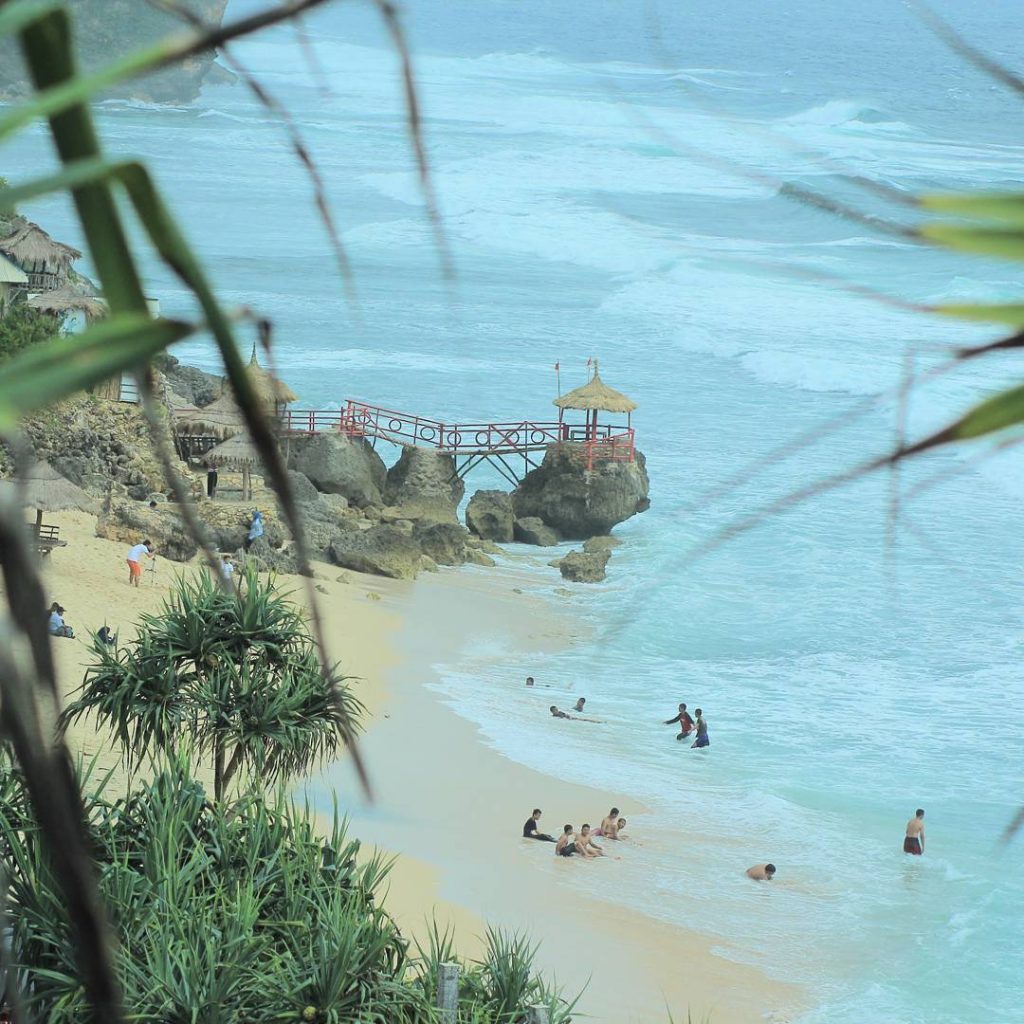 Foto Pantai Watu Lawang